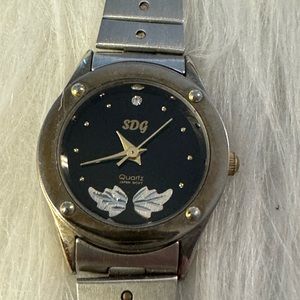 Beautiful Vintage SDG Women Watch Works